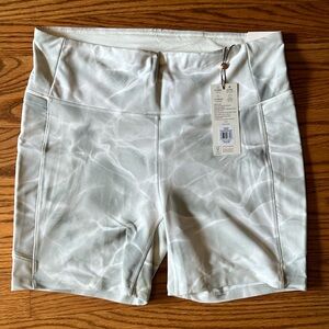 NWT Calia High Rise 5” Inseam Biker Shorts Women’s Large White Grey